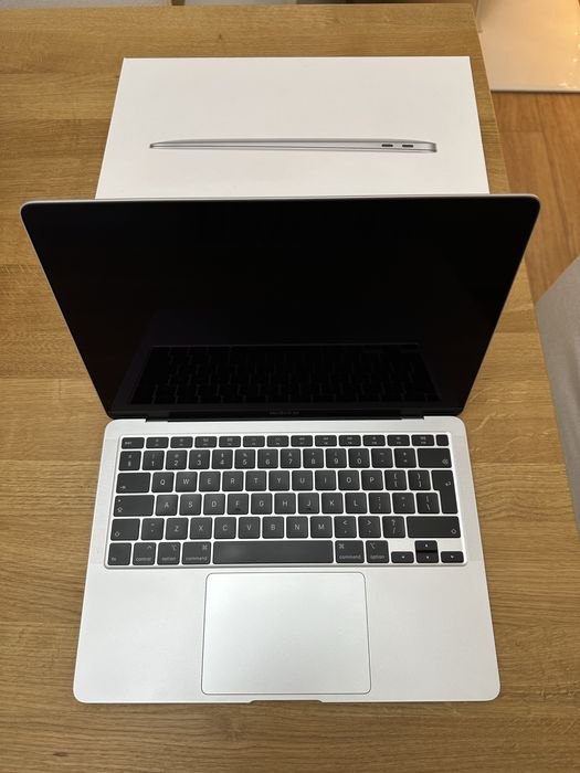 MacBook Air 13” 2020 i5/8GB/512GB Retina + pudełko + ładowarka
