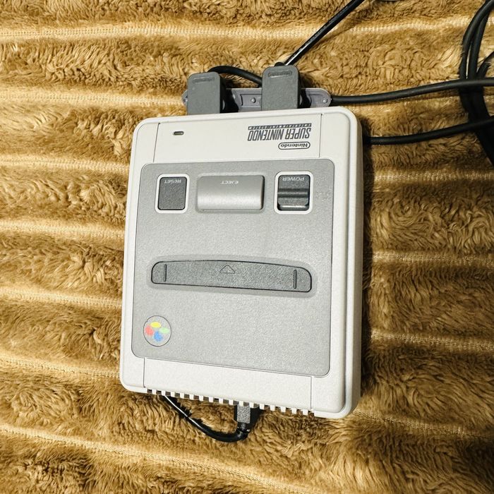 Super Nintendo Entertainment System Classic Mini