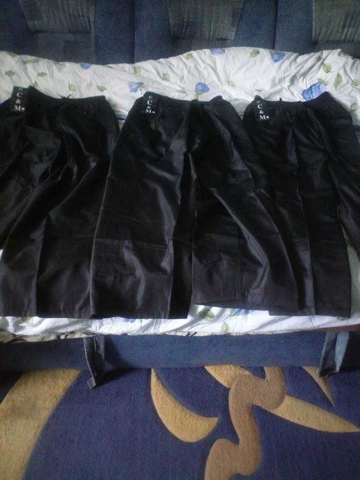 Штани утеплені нові.