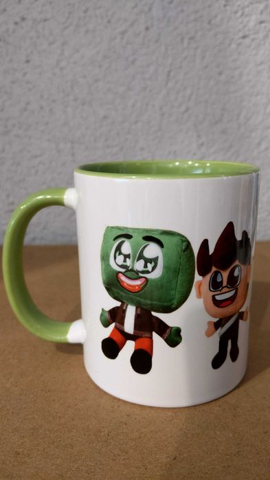 Kubek ceramiczny z grafiką, doskonały na prezent, nowy.