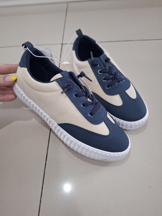 Buty sportowe lekkie chłopięce 34 nowe