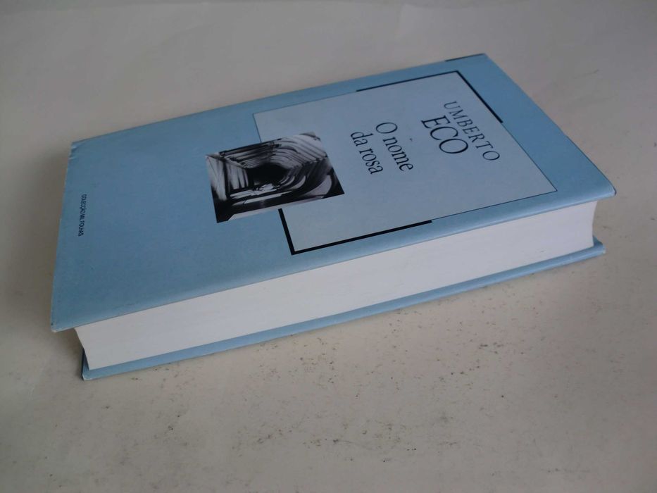 O Nome da Rosa
de Umberto Eco