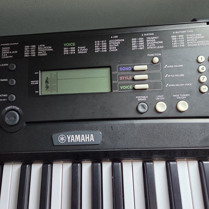 Keyboard Yamaha EZ-220