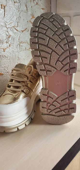 ПРОДАЮ Красовки,37р