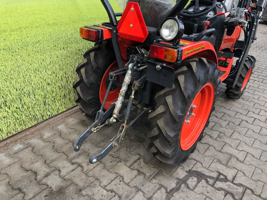 Traktorek Kubota NeoStar B2741S z ładowaczem czołowym