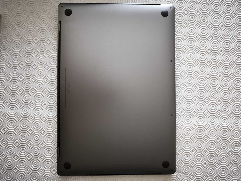 MacBook Pro 16" 2019 i7 6-Core | 16GB RAM | SSD 512GB | Radeon Pro 5300M 4GB