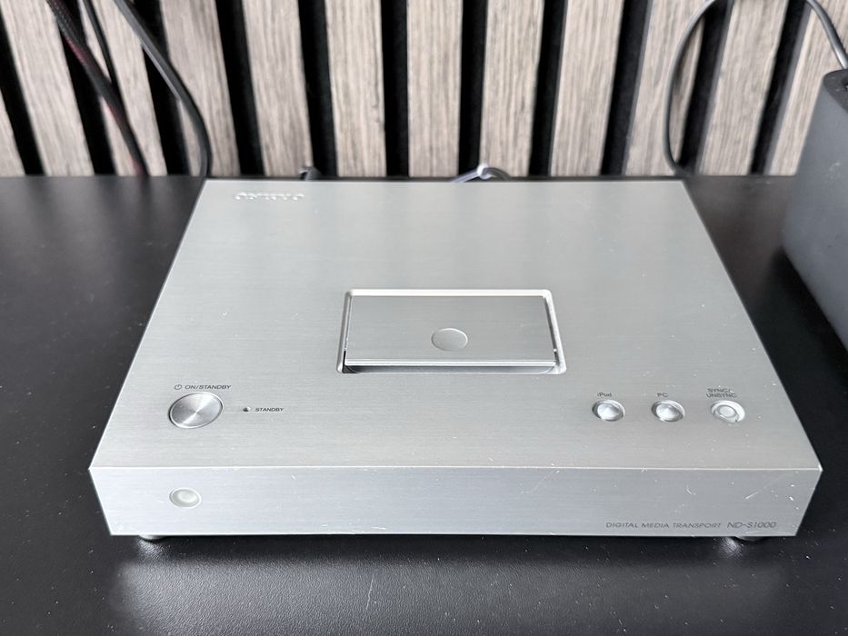 Onkyo ND-S1000 траспорт, док для IPOD та Iphone