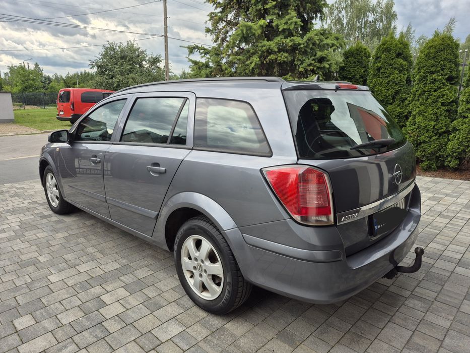 Opel Astra H 1.6 105KM Benzyna Klima 8xPoduszka Tempomat Alufelgi