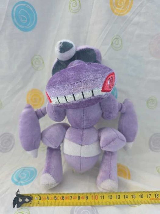 Pokémon peluche do pokémon Genesect da marca tomy