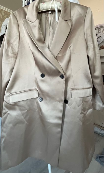 Двубортний атласний блейзер (сукня-піджак) H&M