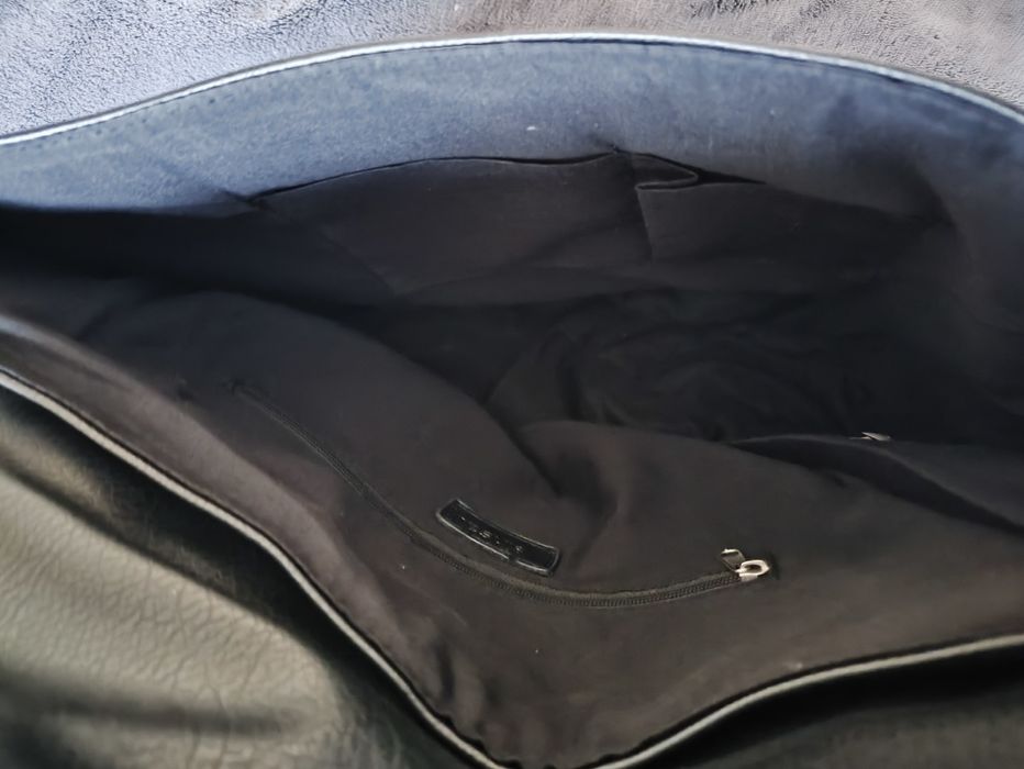 Czarna torebka na ramię Sinsay frędzle