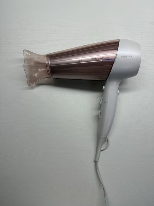 Фен Philips MoistureProtect HP8281/00