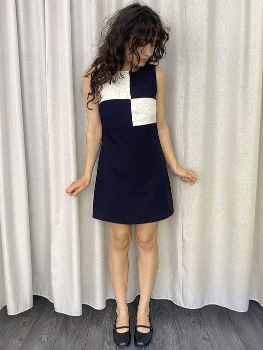 Коротка сукня вінтаж у стилі chanel