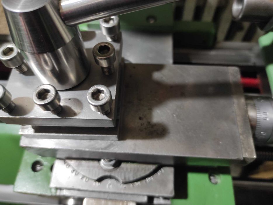 Продам  токарный станок ТВ-6 в новом состоянии.