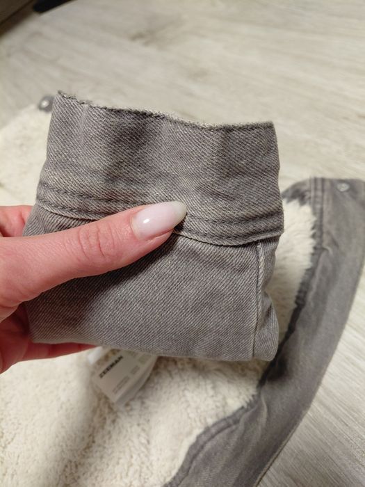 Продам куртку джинсову утеплену.