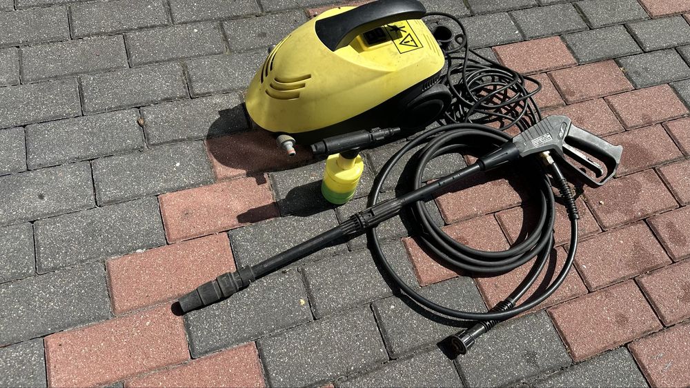 Myjka ciśnieniowa z pianownicą nie Karcher