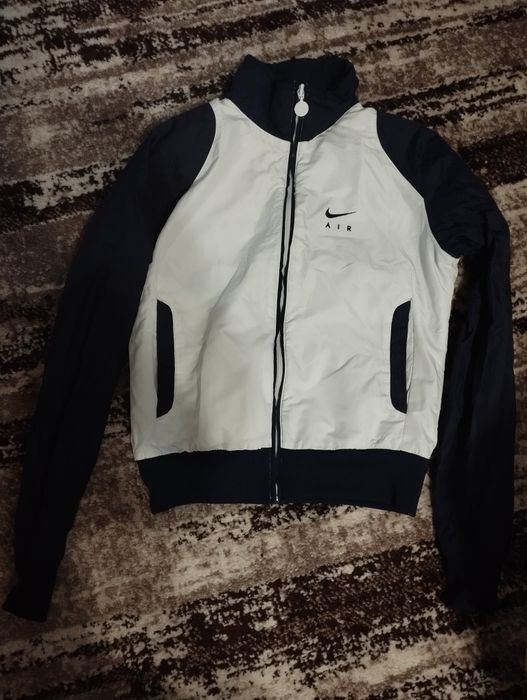 вітровка Nike XS