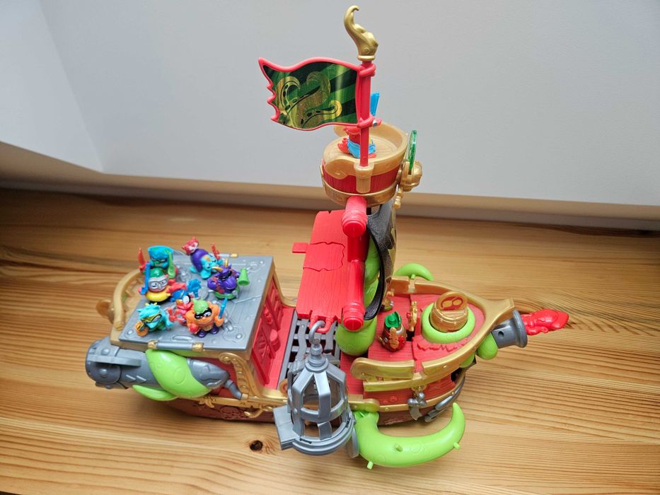 Piratix Kraken plus 9 figurek Statek Magicbox