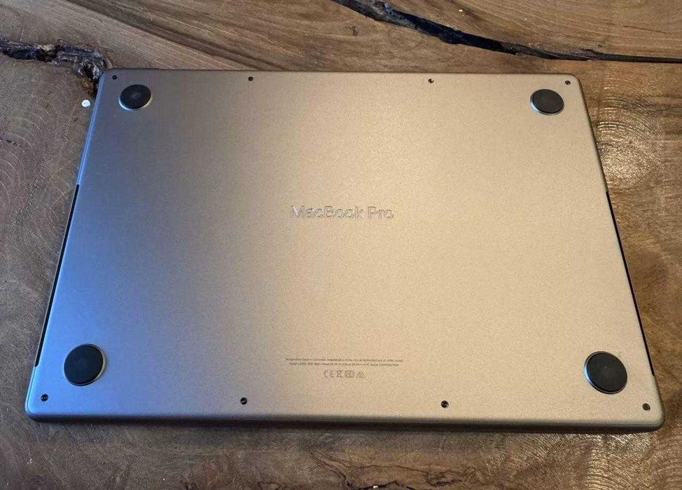 MacBook Pro 14 M1 Max/64 GB/2 TB SSD/32c