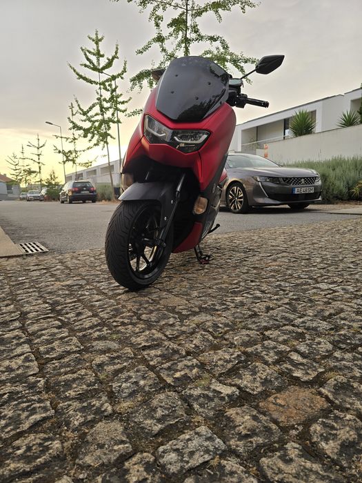 Nmax 2022 vermelha