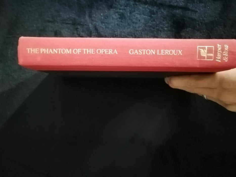 Livro "The phantom of the opera" - como novo (de 1988)