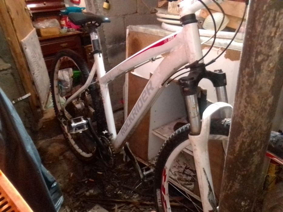 Bicicleta com travão a óleo