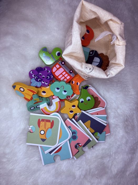 Розвиваючі дитячі іграшки