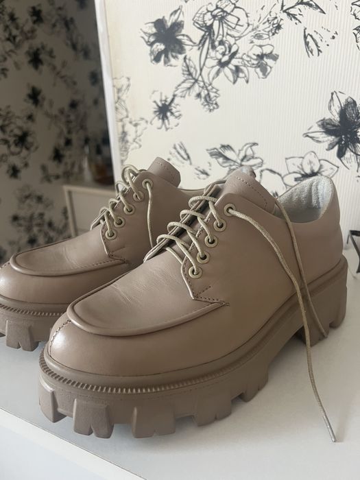 Продам ботиночки туфли