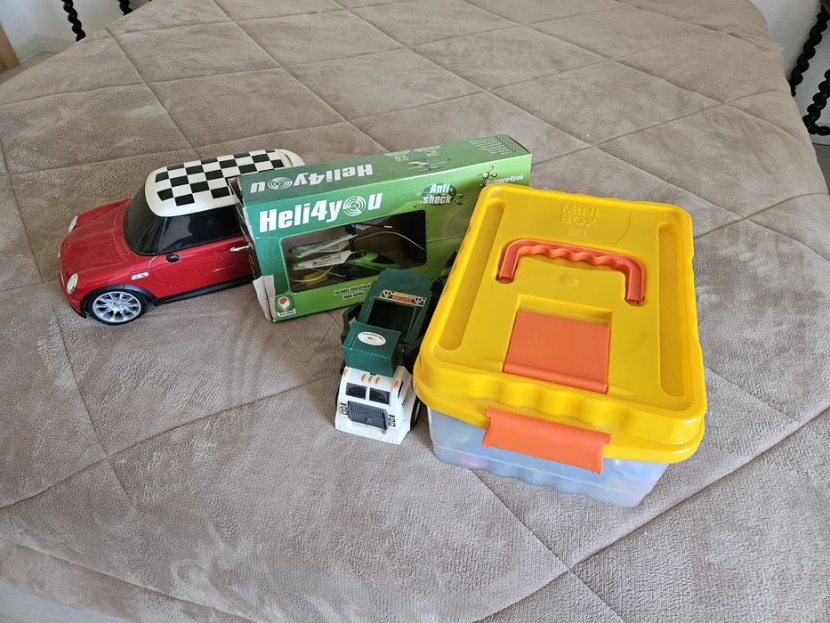 Conjunto de brinquedos vários