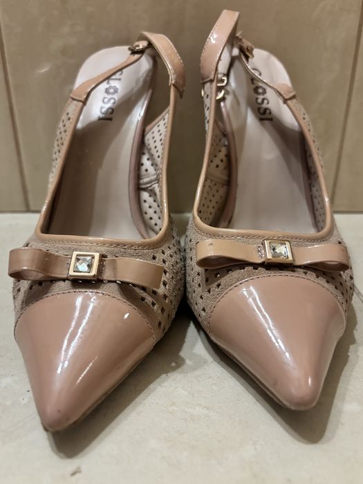 Туфлі на підборах