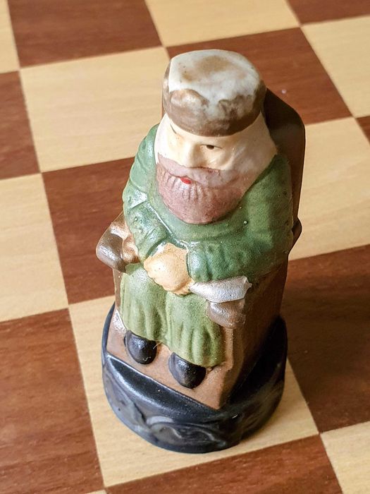 Tabuleiro de Xadrez em madeira 45x45 + 32 Peças em cerâmica