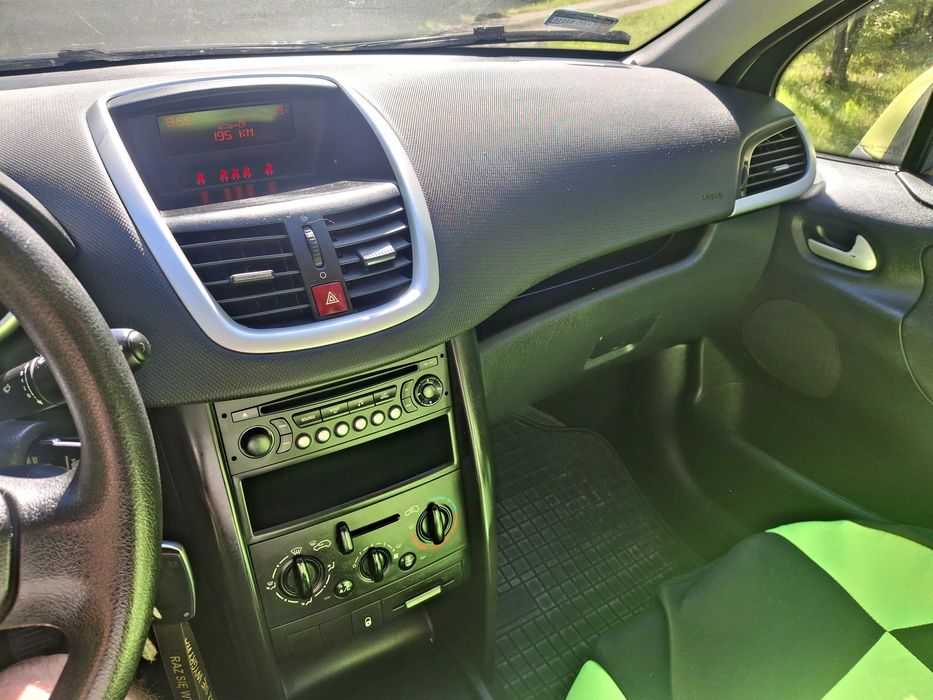 Peugeot  207 + GAZ
