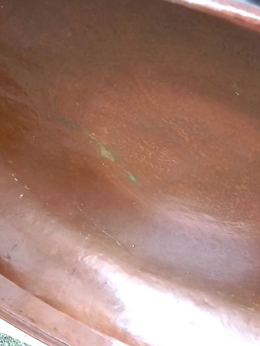 Grande taça em cobre com 77 cm de diâmetro e 15 cm de altura