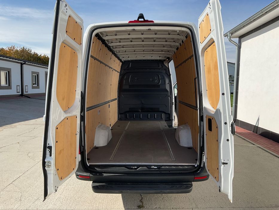 Wynajem wypożyczalnia bus busów Wrocław 24/7 Mercedes Sprinter Automat