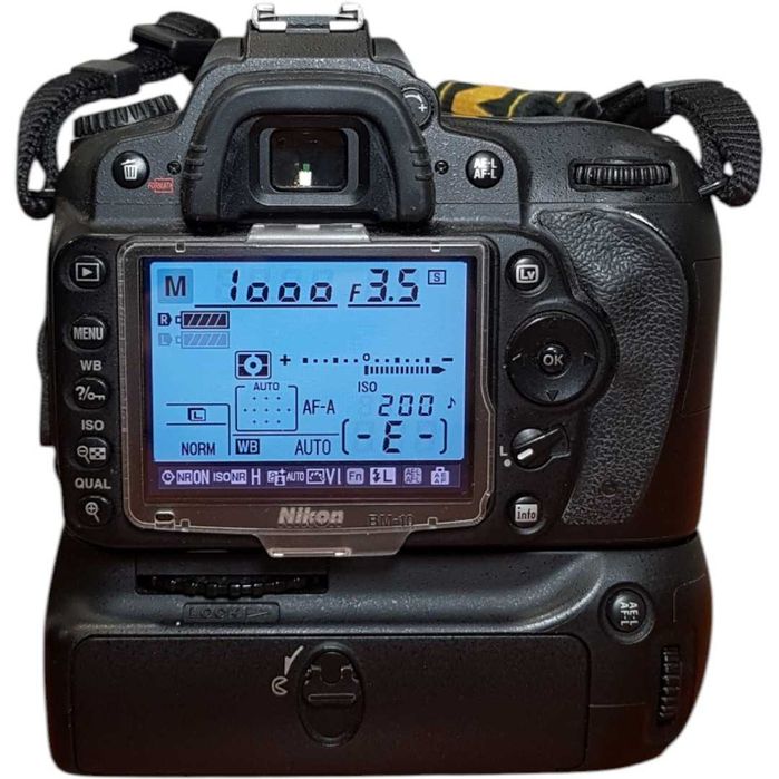 Lustrzanka Nikon NIKON D90 NIKKOR 18-105 VR KIT