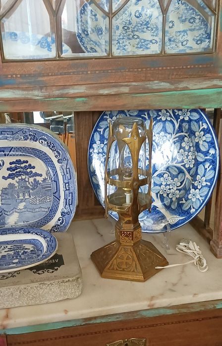 Candeeiros antigos bronze estilo brutalista