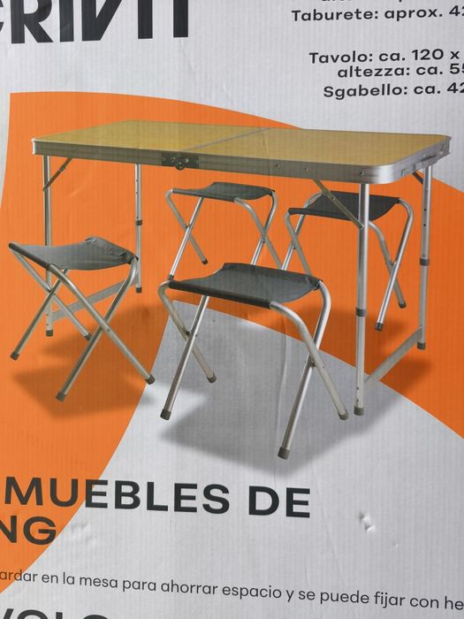 Mesa dobravel com 4 bancos novo