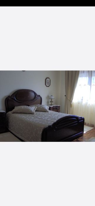 Casa tranquila com jardim perto das praias e com vista para o mar