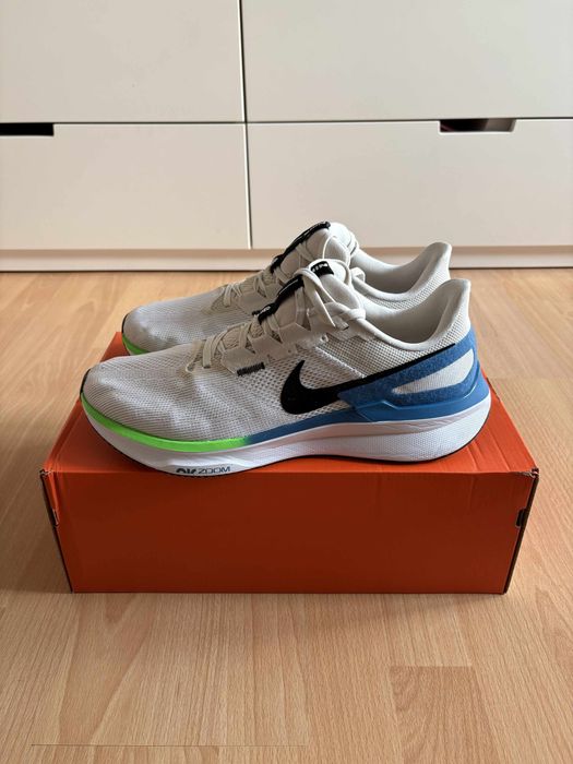Nike Structure 25