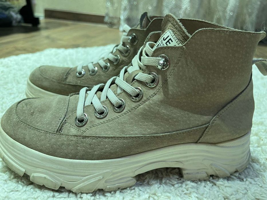 Ботинки демисезонные,осенние женские,подрастковые