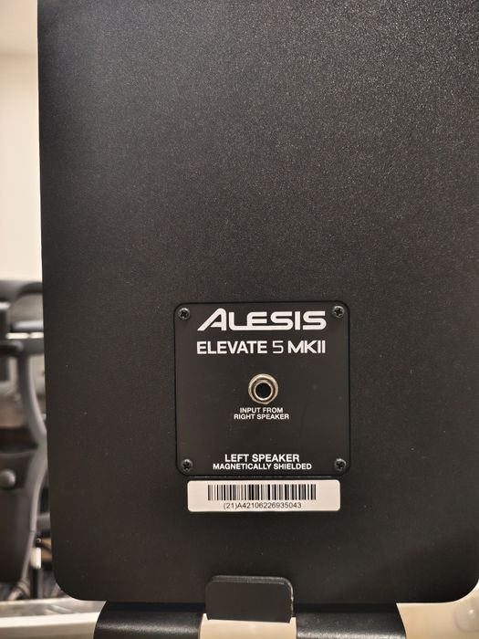 Colunas Monitores de Estúdio Alesis Elevate 5MkII