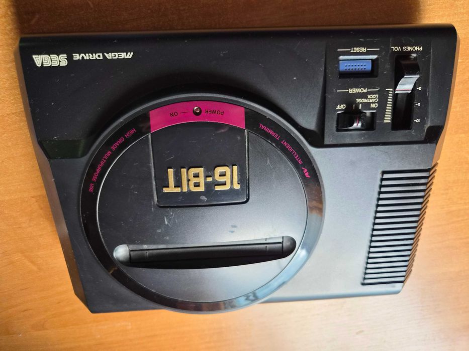 Ігрова приставка Sega Mega Drive з аудіочіпом Yamaha VA1