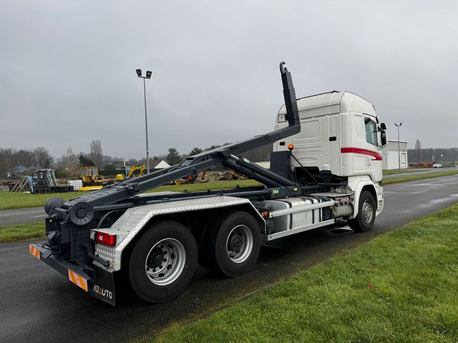 Scania R520 V8 6x2 amplirol gancho