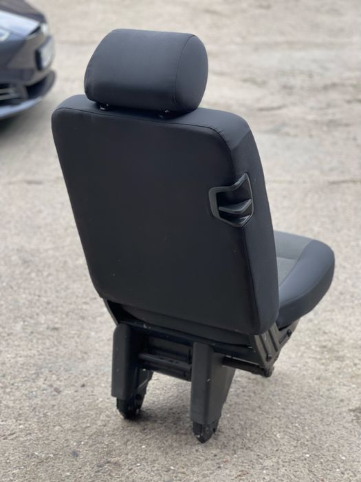 Крісла vw t6 Сaravelle