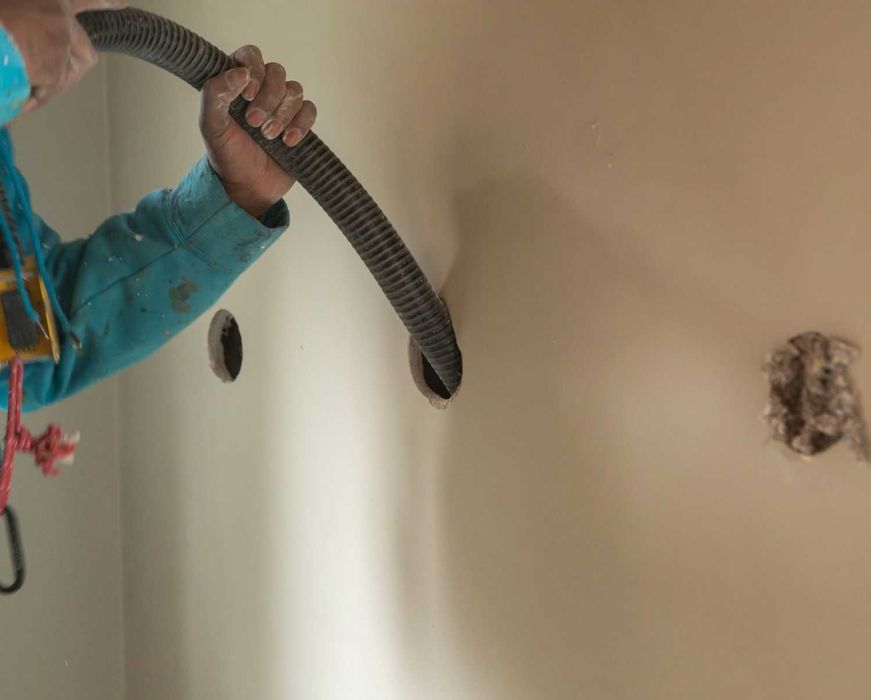 Ocieplanie celulozą, Ocieplanie pianką PUR, naprawa dachów po kunach