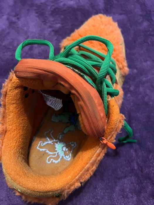 Кросовки NIKE  .