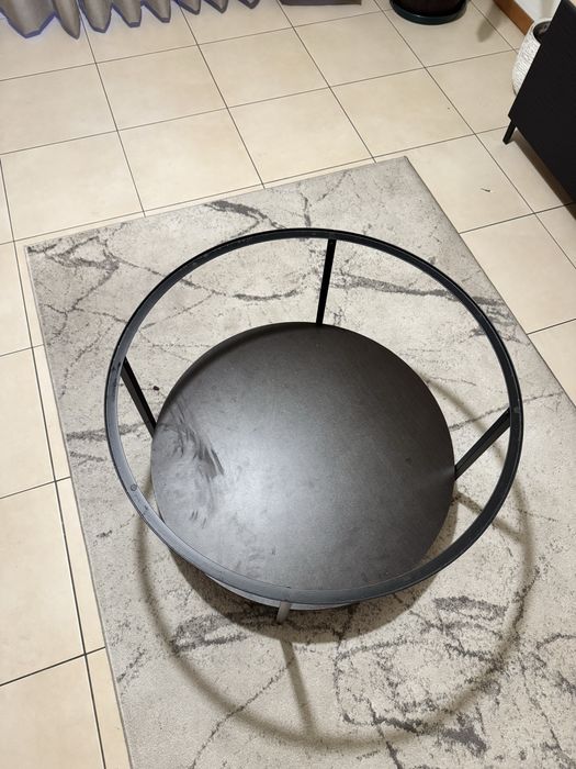Mesa de centro em vidro e madeira
