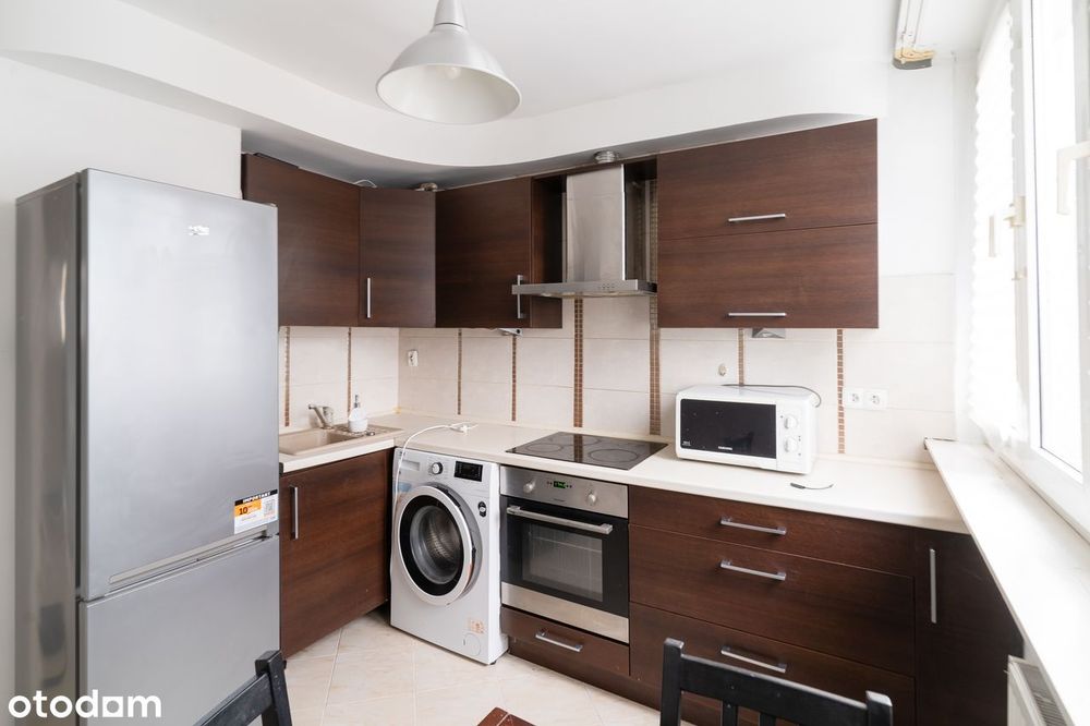 2-pok, zadbane, w pełni rozkładowe, balkon, media miejskie. CENTRUM