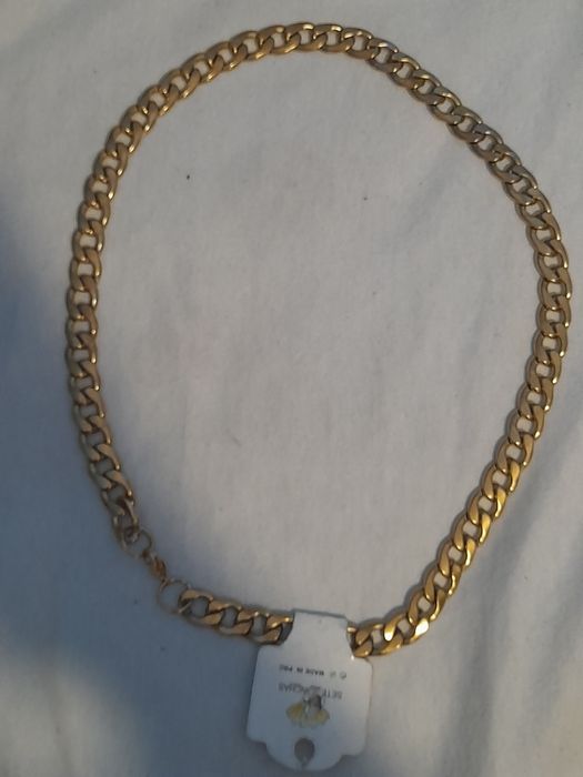 Vendo colares, pulseiras e botões de punho