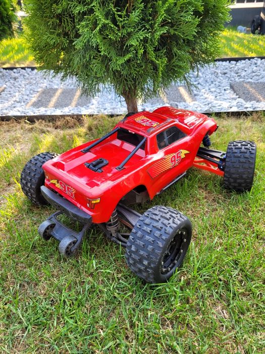 Model RC Traxxas Maxx Wide v2  Hobbywing 6S Body McQueen ful zestaw
